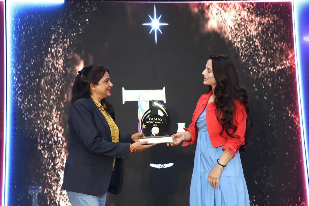 Tamas-Iconic-Award-This-award-stands-alone-proudly-witnessing-your-hard-work-and-dedication.-T.webp-23