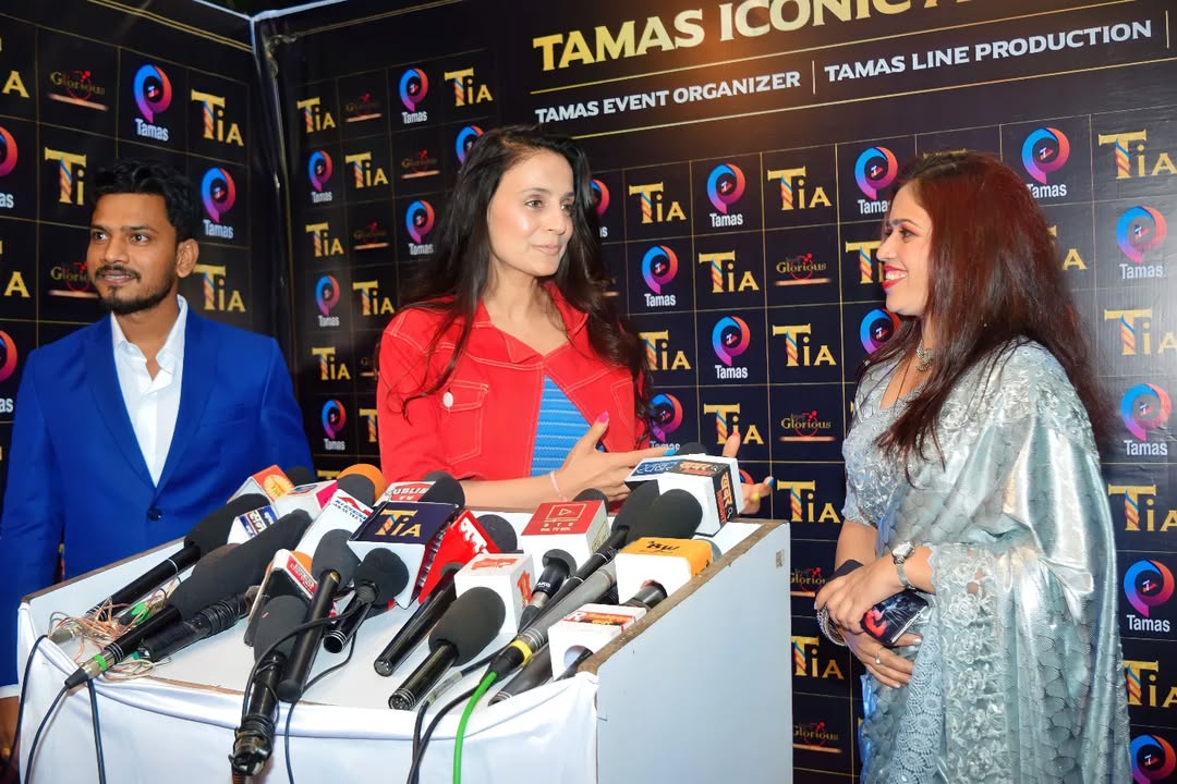 Tamas Iconic Awards 2022Media conference #raazrajpootgangaura #AmeeshaPatel #tamasiconiceawards.webp (1)